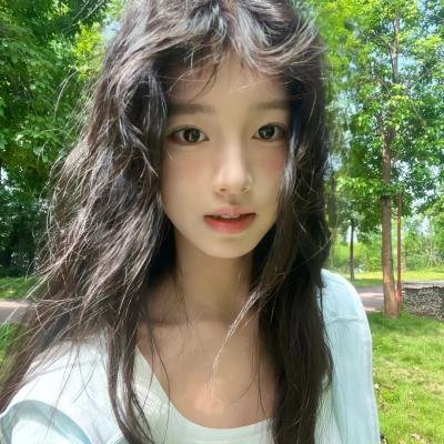 照片的她